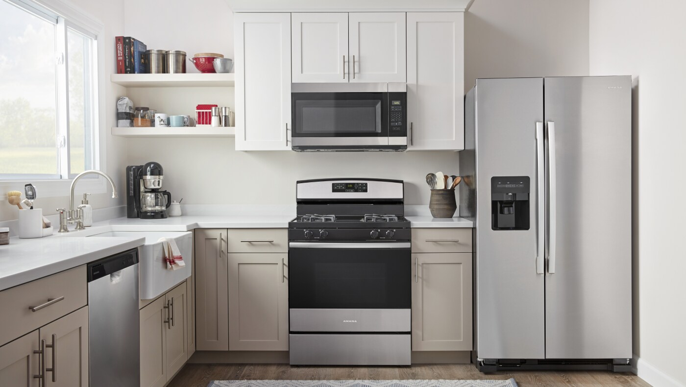 Kitchen with Amana® appliances Kitchen with Amana® appliances