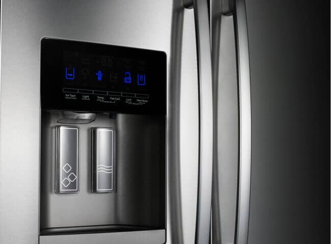 Refrigerator water dispenser