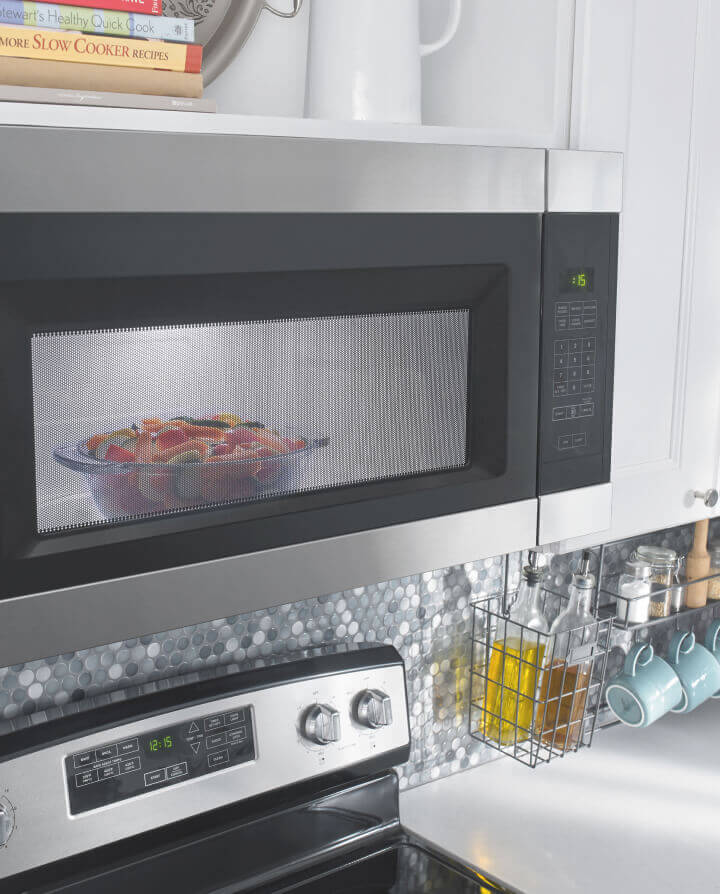 Food cooking in Amana® microwave