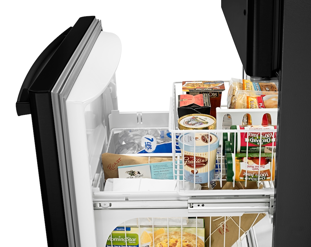 29-inch Wide Bottom-Freezer Refrigerator with EasyFreezer™ Pull