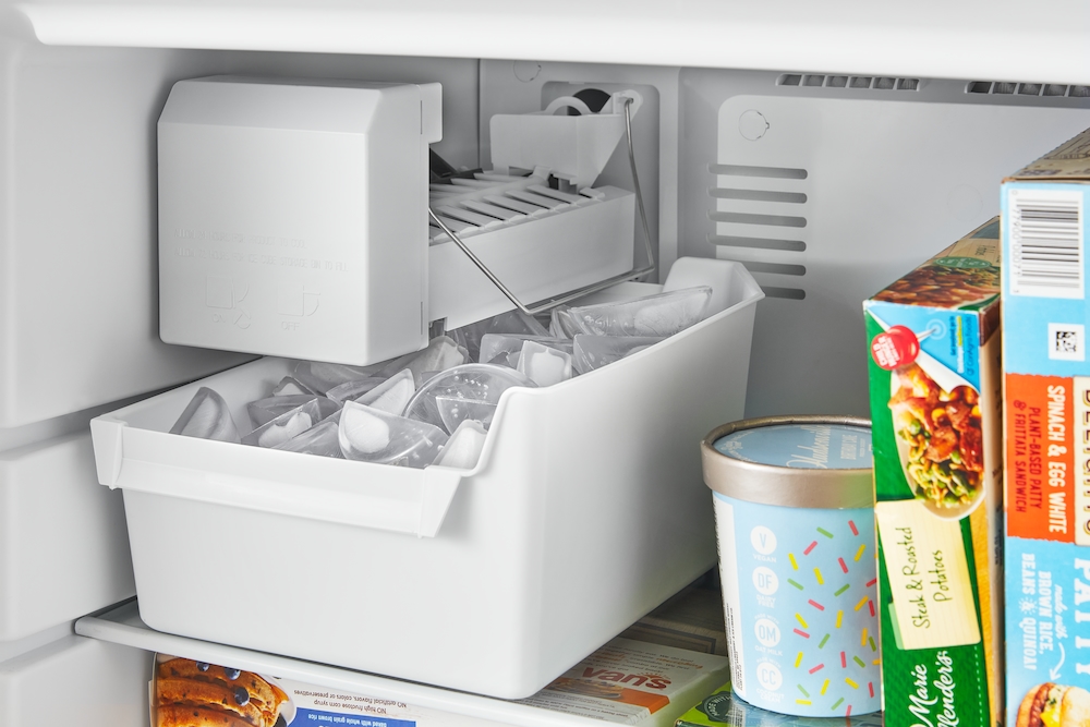 Top Freezer Refrigerator - 16.3 cu. ft. White ARTX3028PW | Amana